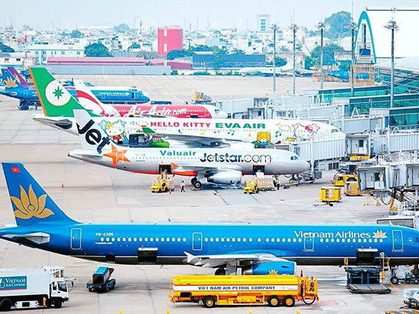 Thông tin giá vé máy bay 'cõng' 20 loại thuế và phí, Cục Hàng không nói gì?
