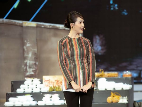 Lần đầu diễn hài, Phan Thị Mơ bất ngờ lên ngôi Quán quân Cười xuyên Việt