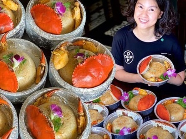 Phần xôi cua 'nhà giàu' lên tới cả triệu đồng: Vì sao giá cao vẫn cực hot, dân tình bấm bụng đua nhau ăn?