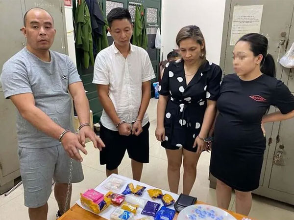 Bắt quả tang thai phụ 8 tháng sử dụng ma tuý ở Hà Nội