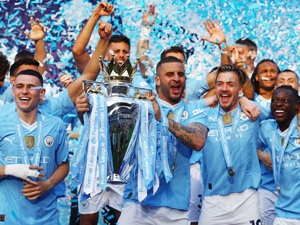 Lễ ăn mừng vô địch hoành tráng của Man City