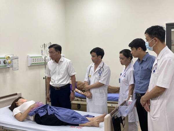 Nguyên nhân khiến 438 công nhân Vĩnh Phúc đi cấp cứu sau bữa cơm