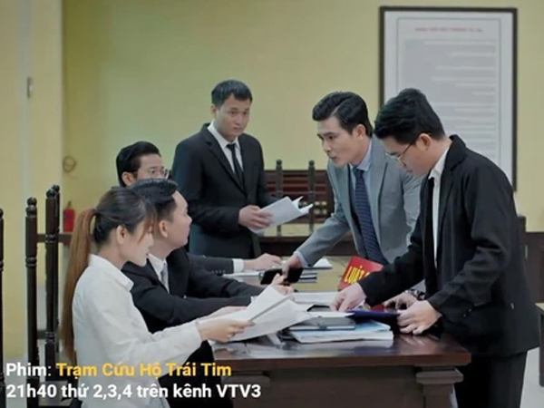 Phim Việt giờ vàng coi thường pháp luật?