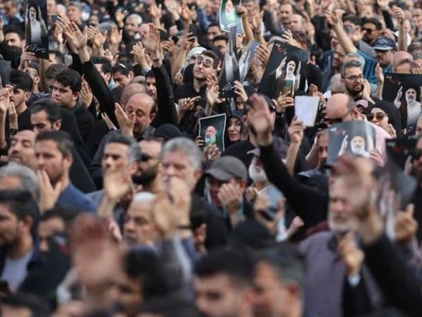 Tổng thống Iran tử nạn trong vụ rơi trực thăng: Người lên thay là ai?