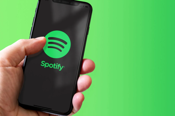 Netizen bàn tán xôn xao về loạt clip 18+ trên Spotify: Khâu kiểm duyệt có vấn đề hay là chiêu trò câu view?