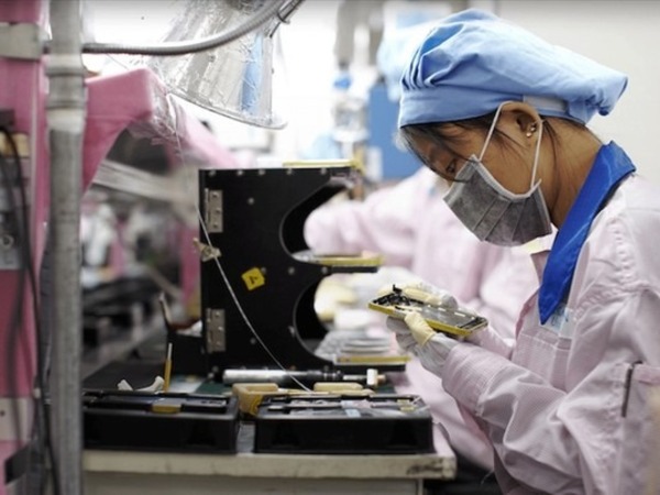 Việt Nam nhập siêu 2,6 tỷ USD trong nửa tháng