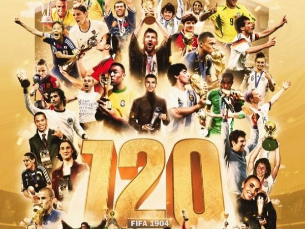 Tranh cãi nảy lửa vị trí của Ronaldo trong bức ảnh kỷ niệm: 'Chưa có World Cup mà được ở chính giữa cạnh Messi'