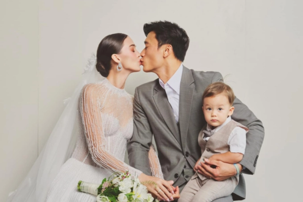 Thủ môn quốc dân hẹn hò lãng mạn bên vợ mẫu Tây, vẫn nói không với rượu vang vì một điều