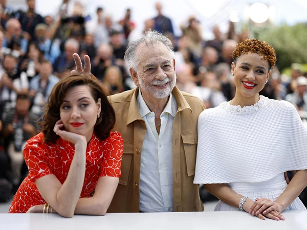 Vỗ tay 10 phút tại Cannes: Gây ức chế hơn cả người đẹp vô danh làm lố trên thảm đỏ