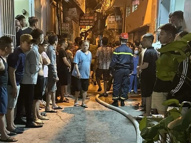3 nạn nhân vụ cháy ở Trung Kính được chuyển đến Bệnh viện Bạch Mai, một bệnh nhân nặng