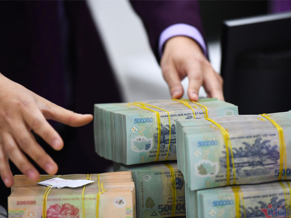 Xu hướng tăng chưa dừng, đã có 3 ngân hàng trả lãi suất huy động từ 6% trở lên