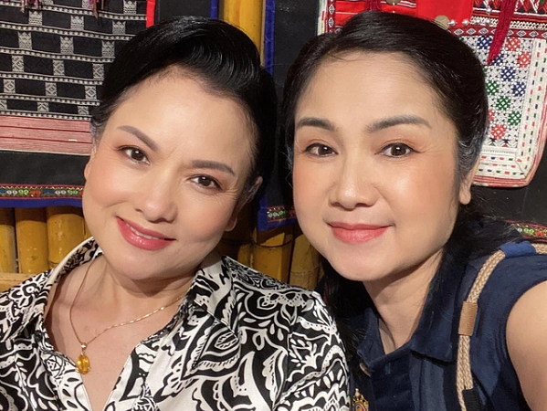 Trạm Cứu Hộ Trái Tim: Lộ loạt ảnh hội ngộ của bà Lan và mẹ đẻ Vũ, là bạn hay thù?