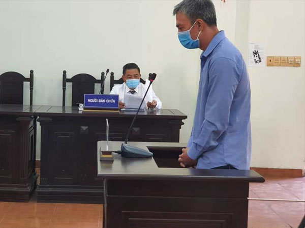 Sắp xét xử vụ bé gái bị người tình của mẹ bạo hành 4 năm trước