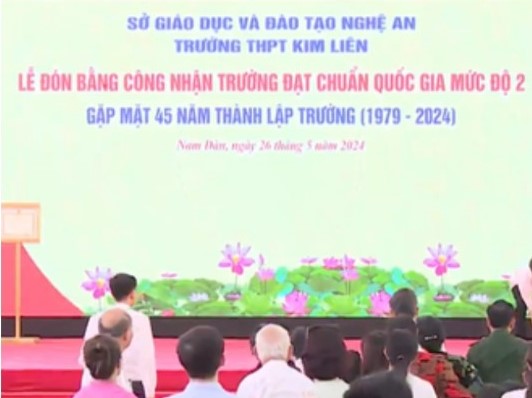 Nguyên hiệu trưởng đột quỵ, tử vong khi đang phát biểu kỷ niệm thành lập trường