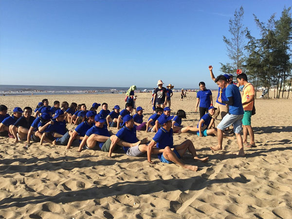 Thu phí team building ở bãi biển Tuần Châu đúng hay sai?