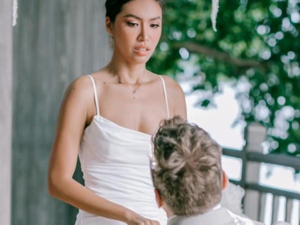 Minh Tú chính thức xin lỗi khi bị chỉ trích thái độ quát tháo ê-kíp trong buổi cầu hôn bất ngờ