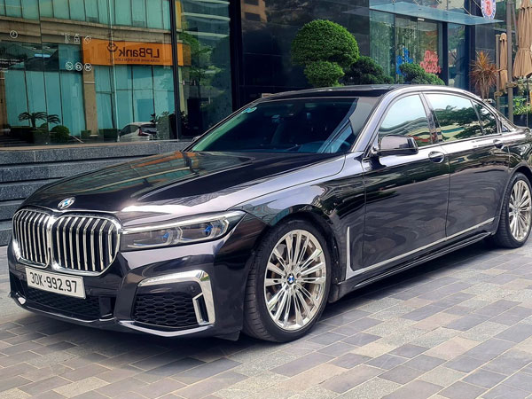 Chào BMW 750Li giá hơn 800 triệu, người bán khẳng định: ‘Tiền làm xe đắt hơn tiền xe, tiết kiệm xăng hơn Camry’
