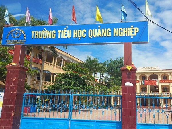 Giáo viên tiếng Anh bị tố cáo tát, giật tóc học sinh lớp 4