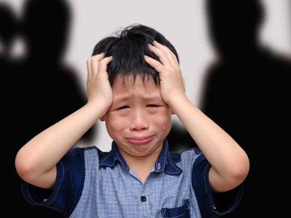 Mẹ nam sinh học giỏi nhất lớp đi họp phụ huynh, nói đúng 3 câu mà cô giáo ngỡ ngàng: Đây là kiểu cha mẹ tai hại nhất!