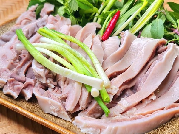 Vì sao có câu nói '1 dạ dày heo bằng 10 vị thuốc'?