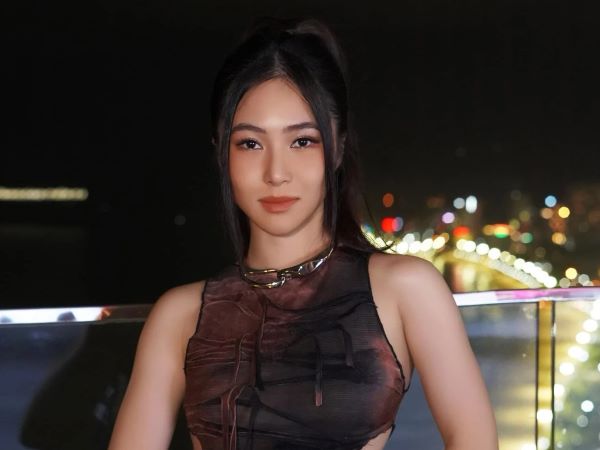 Ca sĩ Hương Tràm gửi đơn tố cáo người tung tin đồn 'sang Mỹ sinh con'