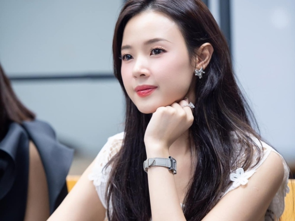 Midu bất ngờ bị soi lộ bụng lùm lùm trước thềm hôn lễ với chồng thiếu gia