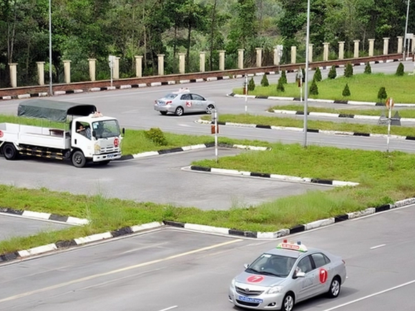 Sau 2 ngày nữa, người đi thi bằng lái xe nhất định phải biết những quy định mới này