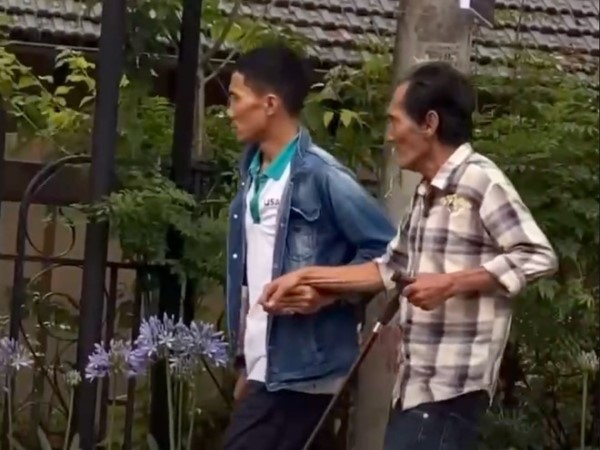 Nhạc sĩ Tô Hiếu xác nhận sức khỏe của Thương Tín yếu đi rất nhiều, xuống cấp trầm trọng