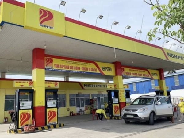 4 cá nhân bị phạt 6 tỷ đồng, cấm giao dịch chứng khoán
