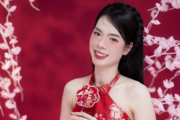 Nhan sắc đời thường xinh như búp bê của Thanh Thúy bóng chuyền, cao 1m80 vừa được giải phụ công xuất sắc nhất giải châu Á
