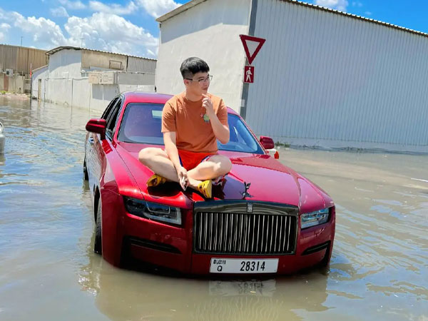Hậu ăn chuối 'chill chill' trên Rolls-Royce Ghost giữa trận lũ lịch sử ở Dubai: TikToker người Việt mất hơn 4 tỷ để sửa, thừa đủ mua Porsche mới