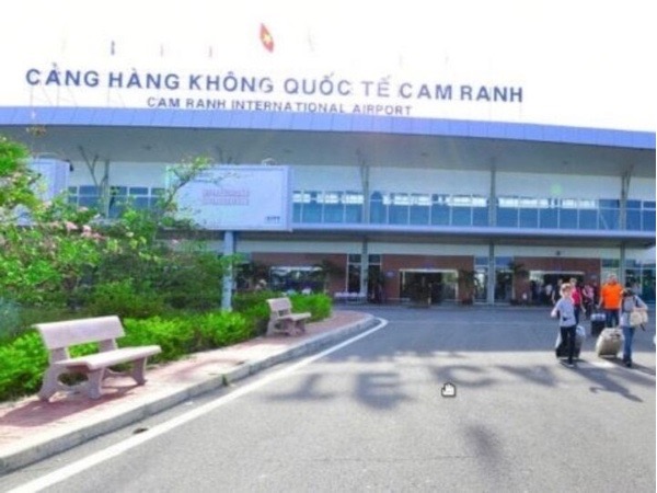 Bắt tạm giam nữ cán bộ hải quan sân bay quốc tế Cam Ranh