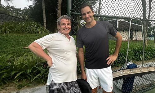 Huyền thoại quần vợt Roger Federer gây sốt khi 'xả ảnh' du lịch Việt Nam, dân mạng khen không ngớt lời!