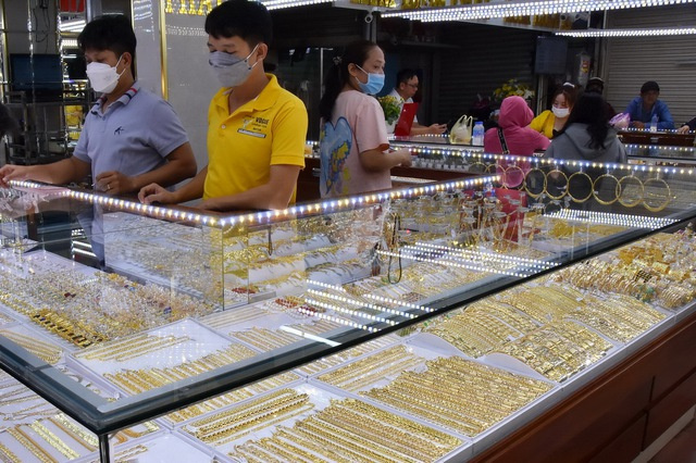 Giá vàng hôm nay, 31-5: Bật tăng khi đồng USD giảm giá