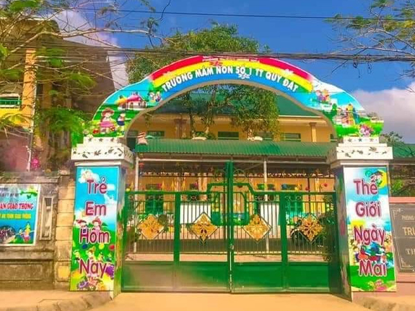 Vụ hiệu trưởng giật micro hiệu phó, người trong cuộc 'chỉ xin 5 phút để giãi bày'