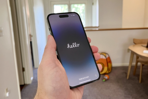 iPhone 16 Pro sẽ có viền siêu mỏng!