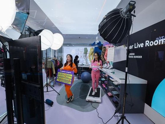 Cảnh sát giám sát phòng livestream có 400.000 mắt xem, 150.000 lượt thích chỉ trong 20 phút, phát hiện gian lận không thể chấp nhận