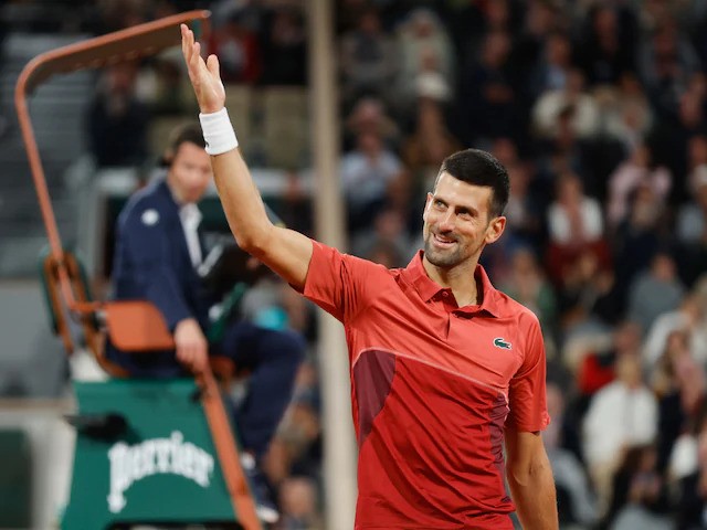 Djokovic 'book vé' vòng 4 Roland Garros sau trận đấu 5 set
