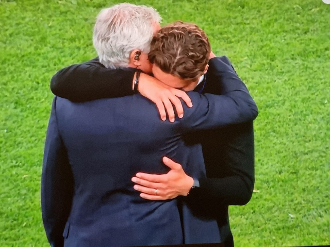 Mourinho có cử chỉ đẳng cấp, nói về Real Madrid ai cũng gật gù