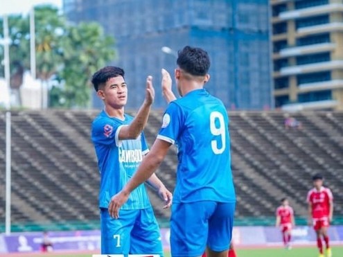 CLB Ngoại hạng Campuchia trụ hạng thành công rồi... giải thể