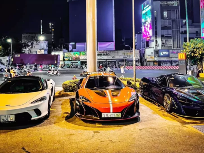 Bộ 3 siêu xe McLaren tiền tỷ 'hàng thửa' đọ dáng ở Sài Gòn