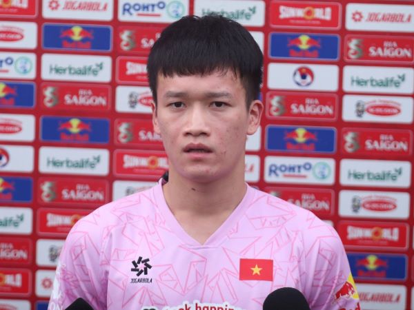 Hoàng Đức: Tuyển Việt Nam biến hóa dưới thời HLV Kim Sang Sik