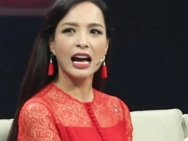 Siêu mẫu Việt 46 tuổi: 'Tôi đang đi với chồng ở Hồ Gươm bị cả Hà Nội đồn quen ông Đài Loan'