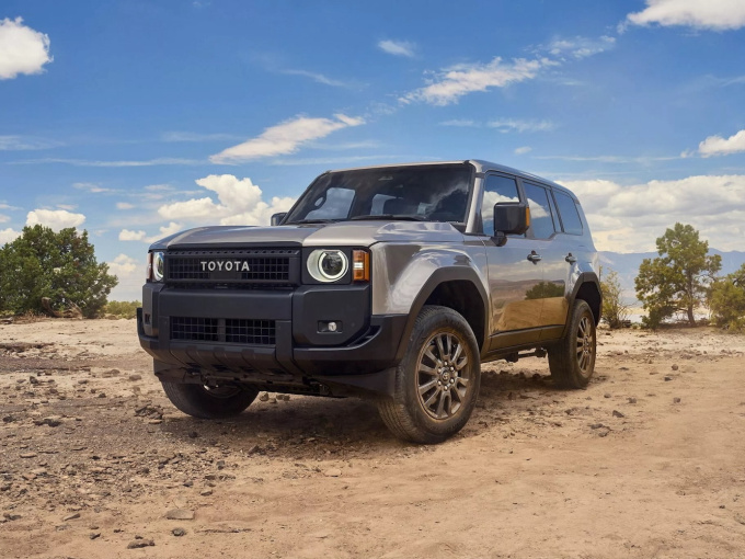 Ba mẫu SUV tiền tỷ sang trọng sắp về Việt Nam