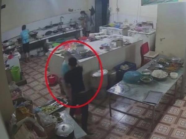 Kẻ điên tình và màn trả thù dã man bạn gái cũ