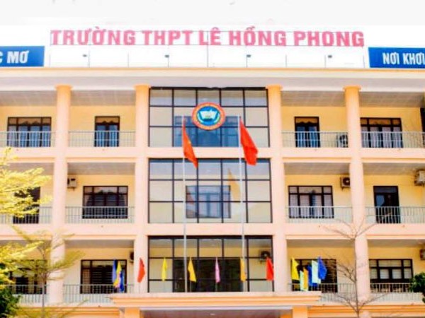 Thêm một trường xuất hiện khoản thu để 'mời cơm hội đồng'