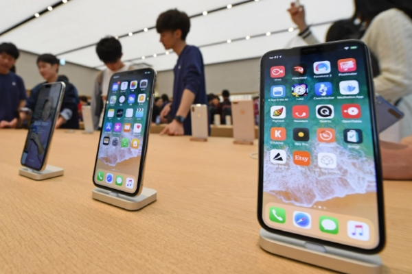 Thật trớ trêu, Apple cũng mua phải iPhone giả trong suốt 10 năm, thiệt hại hơn 300 tỷ đồng!