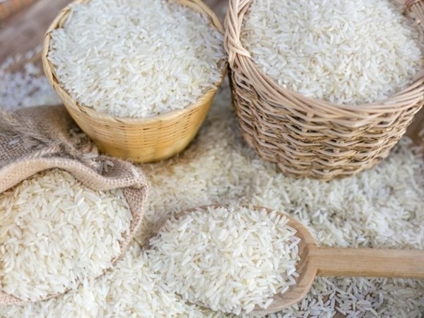 Doanh nghiệp bán 'đại hạ giá', gạo Việt lao dốc về mức thấp nhất thế giới