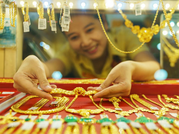 Giá vàng hôm nay 4/6/2024 lấy lại đà tăng sau khi lao dốc