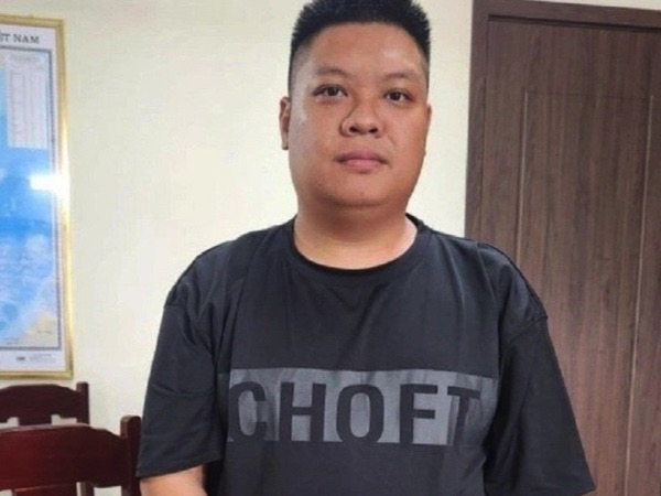 Bắt giữ thanh niên bị truy nã nguy hiểm, đang trốn chạy trên xe khách bắc-nam